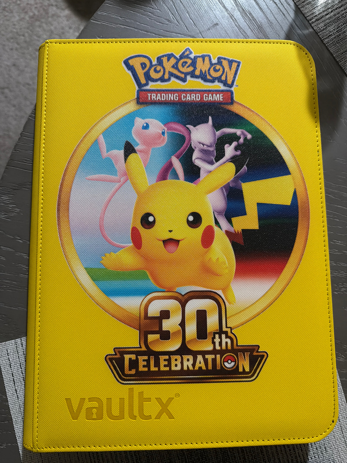 9 Pocket VaultX Binder featuring Pikachu (30th Anniversary Master Set)
